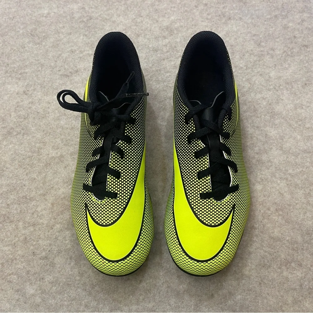 Nike Jr. Bravata II Firm-Ground Neon Yellow Black Soccer Cleats Youth size 5.5